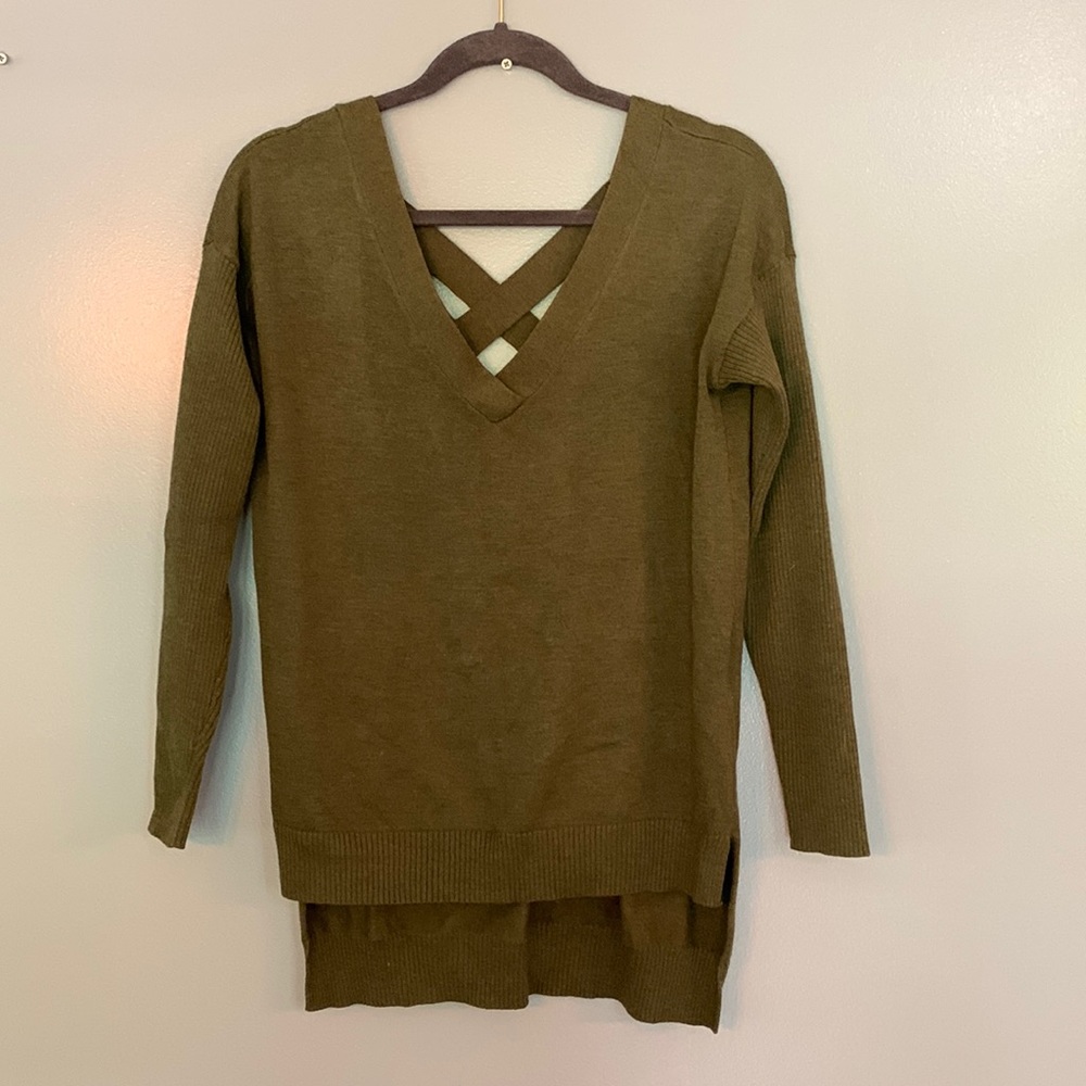 EUC Women’s Minkpink fall sweater. Roomy size xs. Fall army green color.